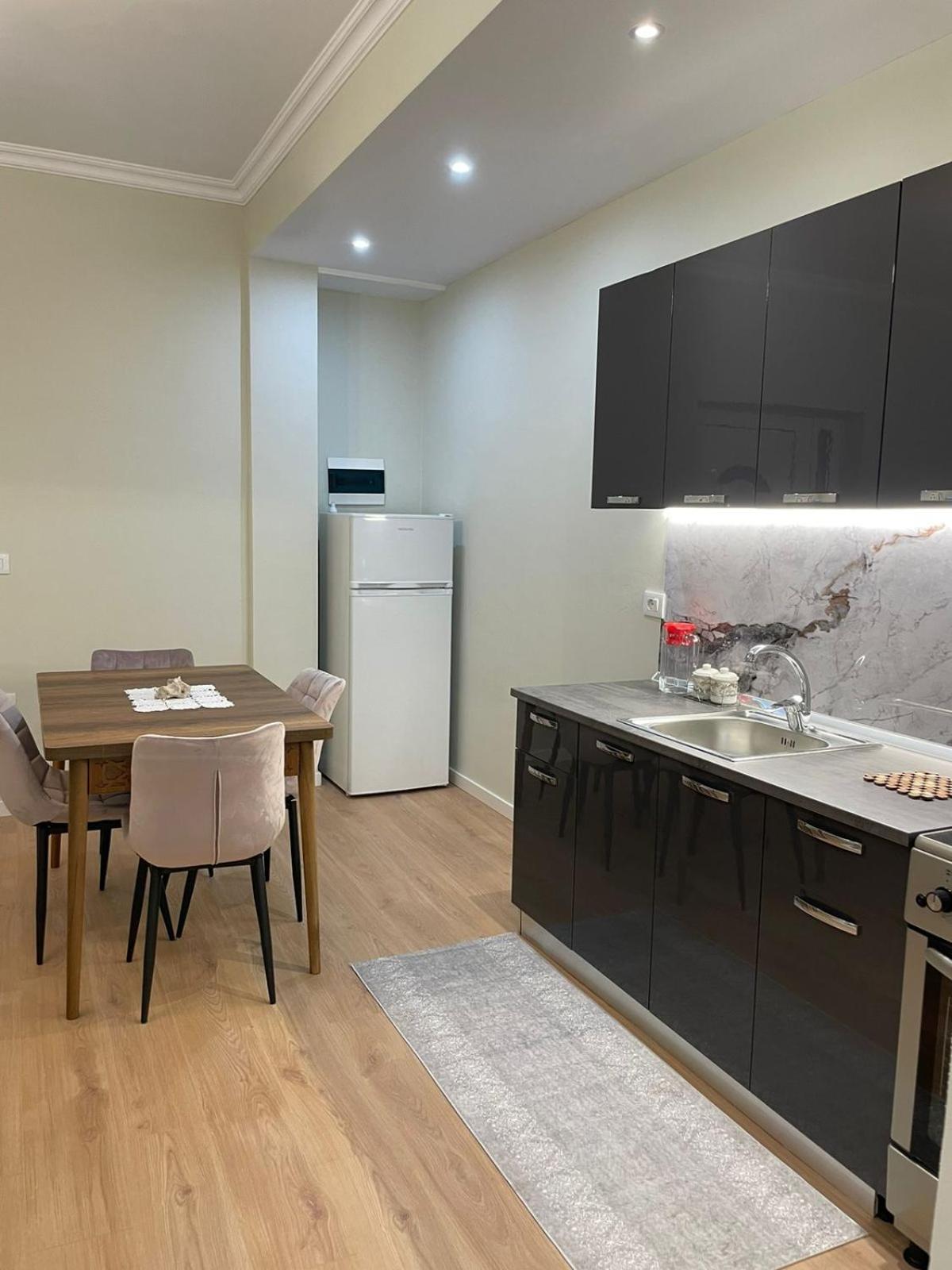 Villa Vsv:Second Flat+Parking Kamez Exterior photo